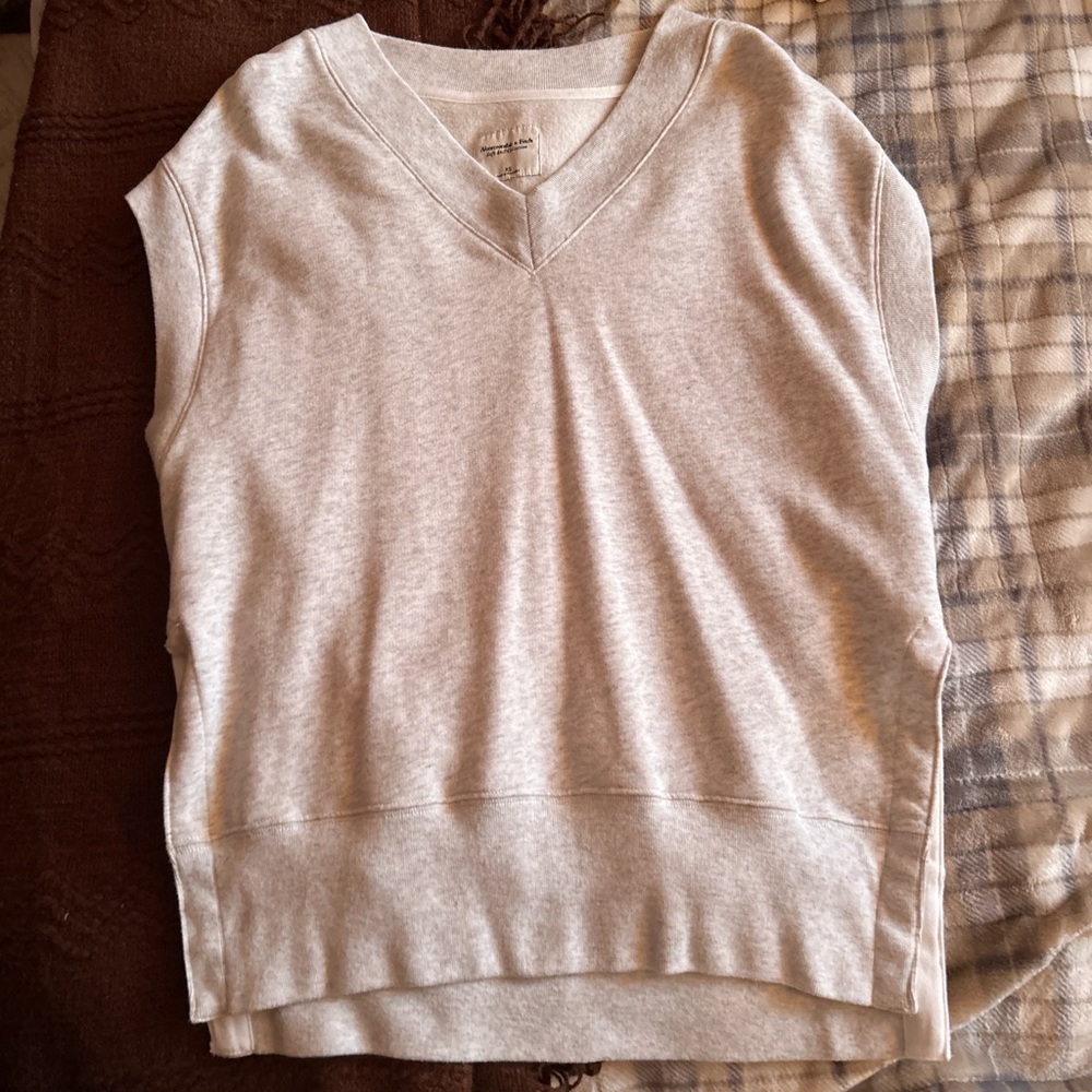 Abercrombie and Fitch Grey Sweater Vest